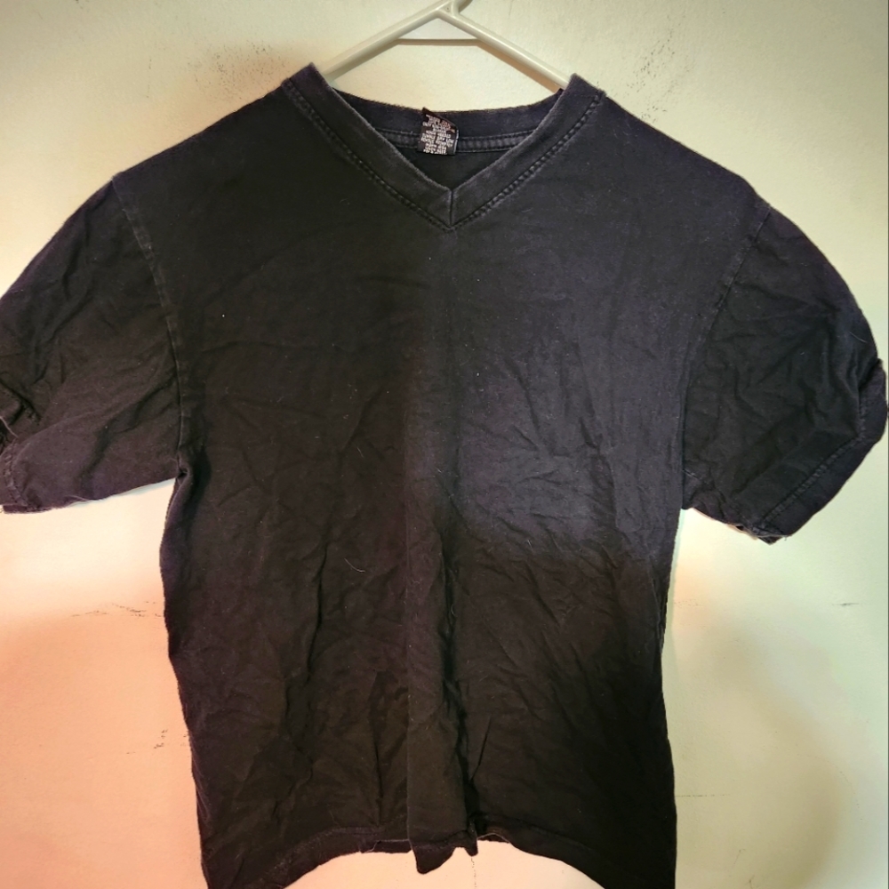 Noiz t shirt size small